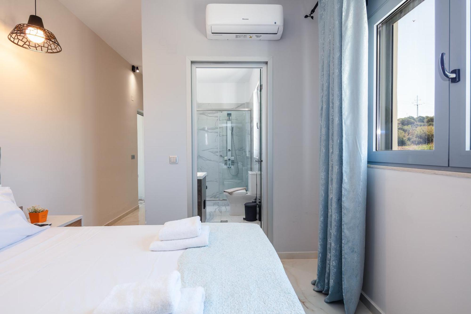 Hotel Iosifina, 80 Metres From Episkopi Beach! Dhramia Bilik gambar