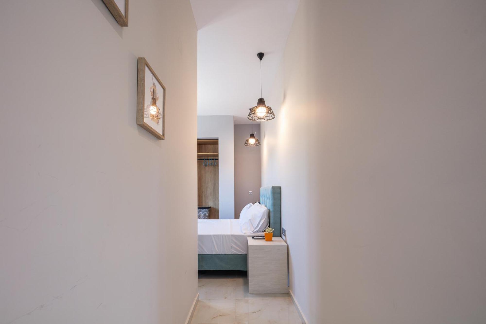 Hotel Iosifina, 80 Metres From Episkopi Beach! Dhramia Bilik gambar