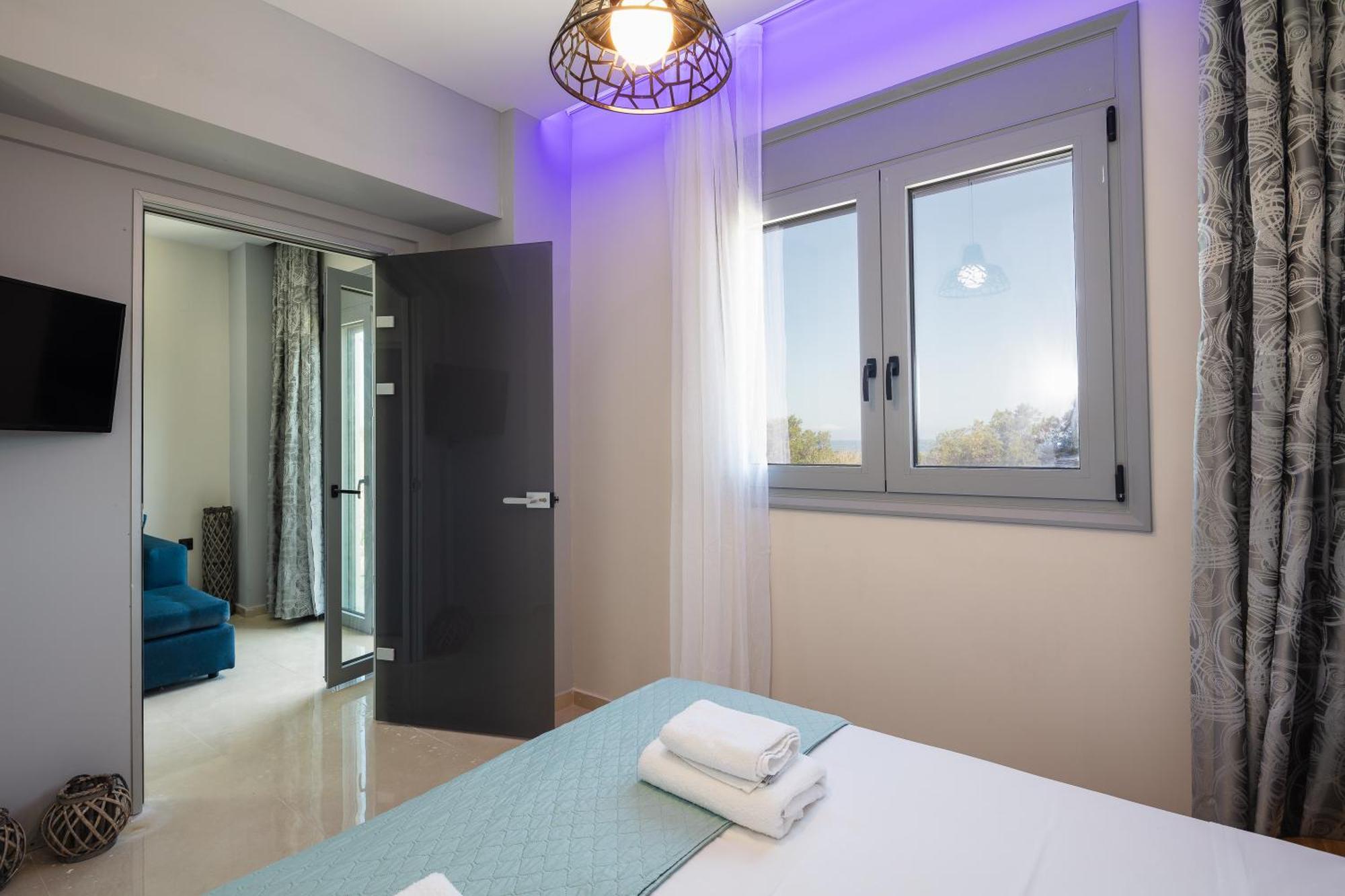Hotel Iosifina, 80 Metres From Episkopi Beach! Dhramia Bilik gambar
